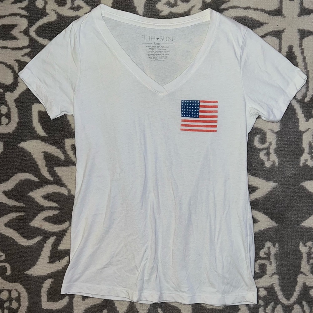 Size L Fifth Sun White American Flag Tee